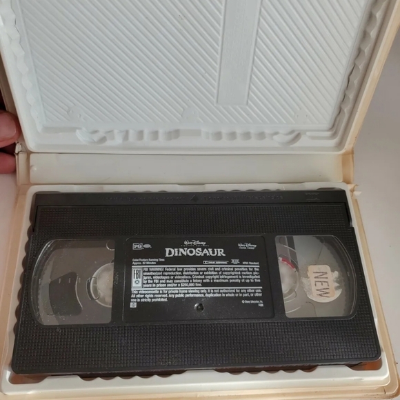 Walt Disney's Dinosaur (VHS, 2001) - Picture 5 of 5